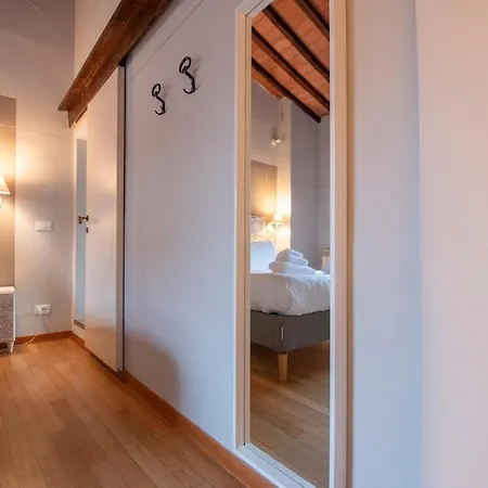 Duomo Con Balcone Apartman *